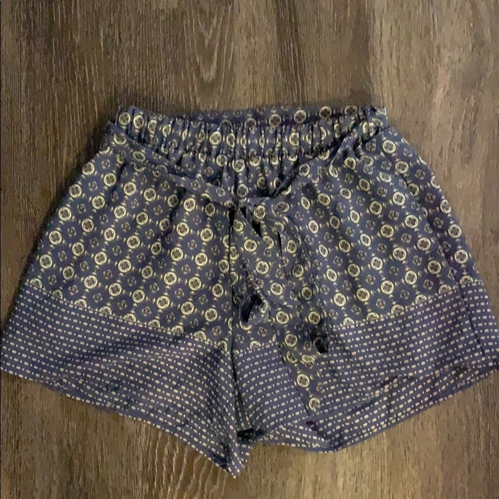 Belted blue patterned shorts